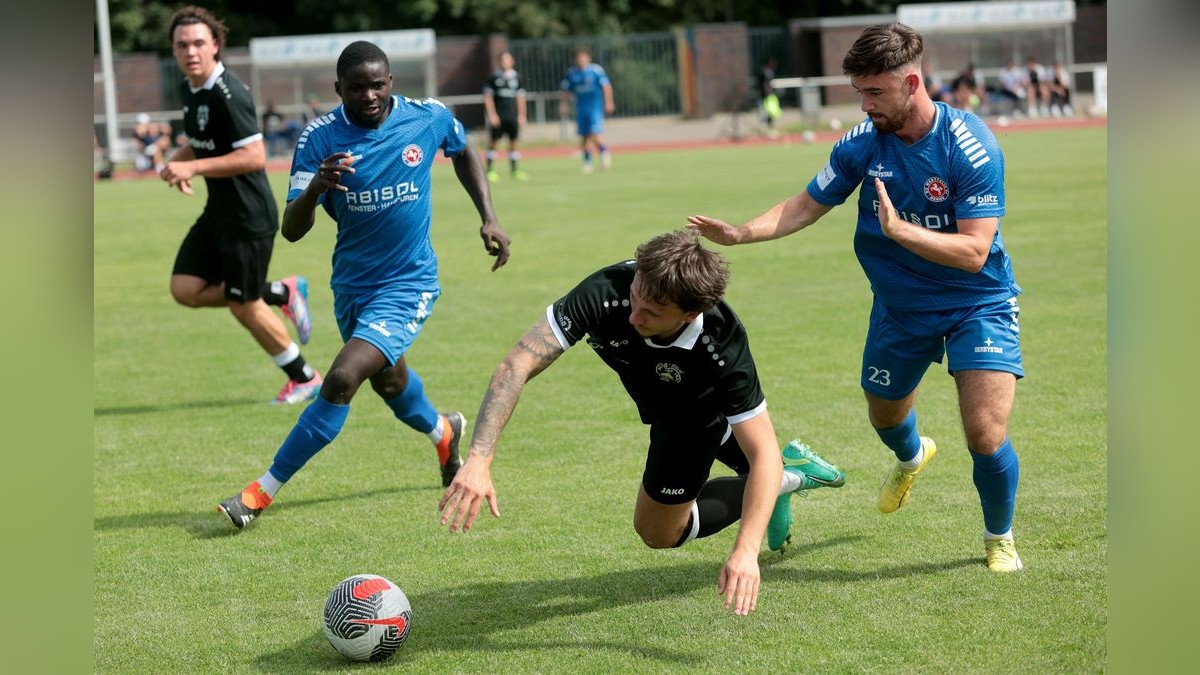 Der VfB Bottrop und der SC Westfalia Herne trennen sich in einem Testspiel 1:1 (0:0). VfB Bottrop gegen SC Westfalia Herne