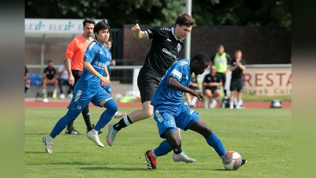 Der VfB Bottrop und der SC Westfalia Herne trennen sich in einem Testspiel 1:1 (0:0). VfB Bottrop gegen SC Westfalia Herne