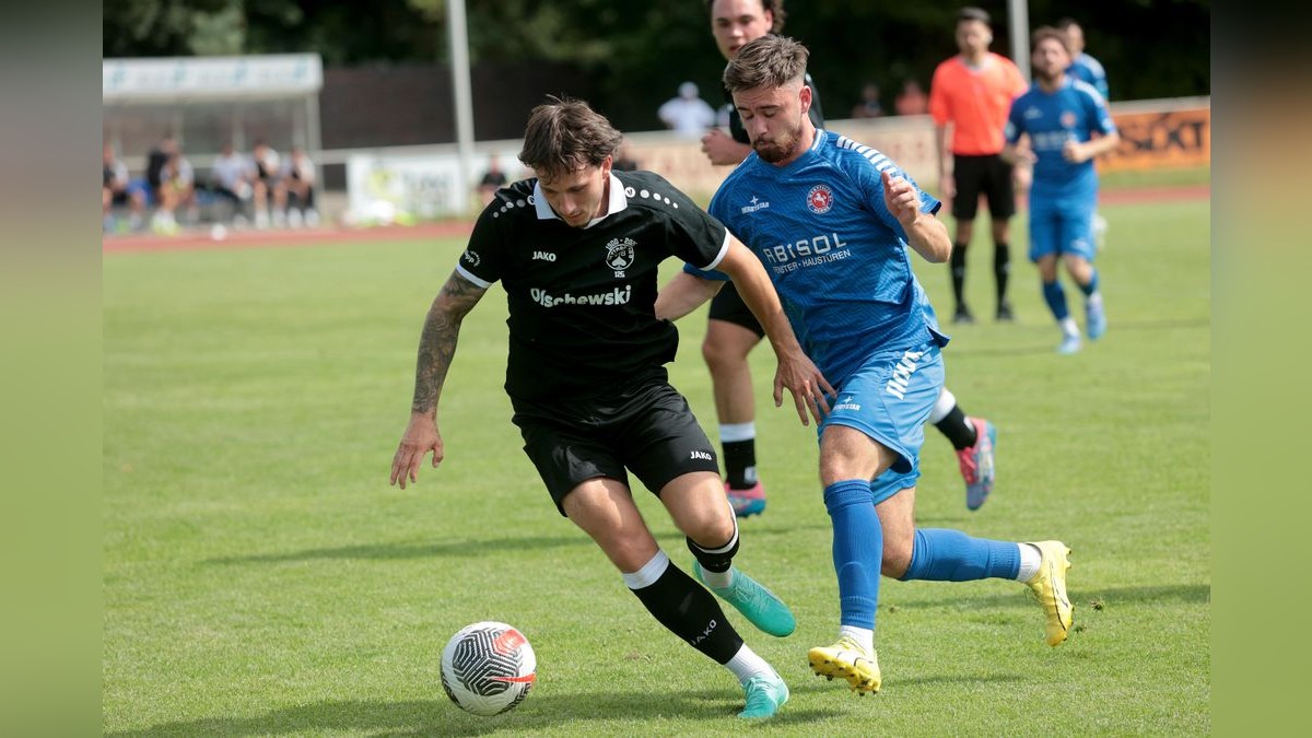 Der VfB Bottrop und der SC Westfalia Herne trennen sich in einem Testspiel 1:1 (0:0). VfB Bottrop gegen SC Westfalia Herne