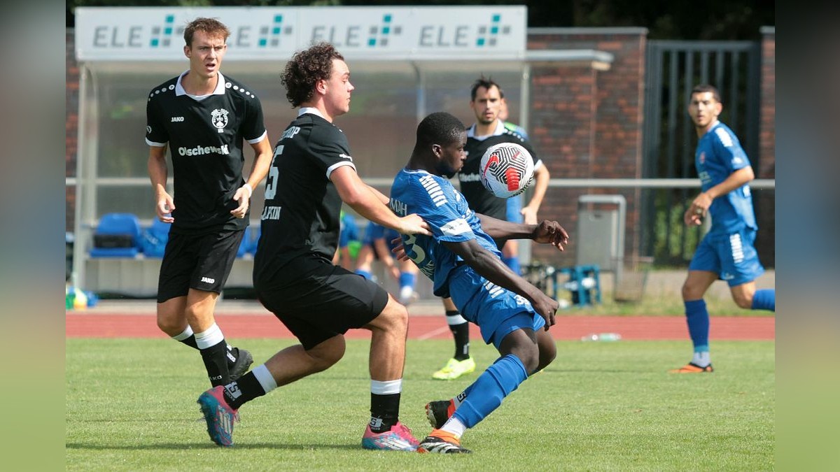 Der VfB Bottrop und der SC Westfalia Herne trennen sich in einem Testspiel 1:1 (0:0). VfB Bottrop gegen SC Westfalia Herne
