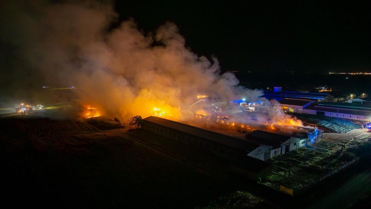 Großbrand uin Landwirtschaftlichem Betrieb in Udestedt