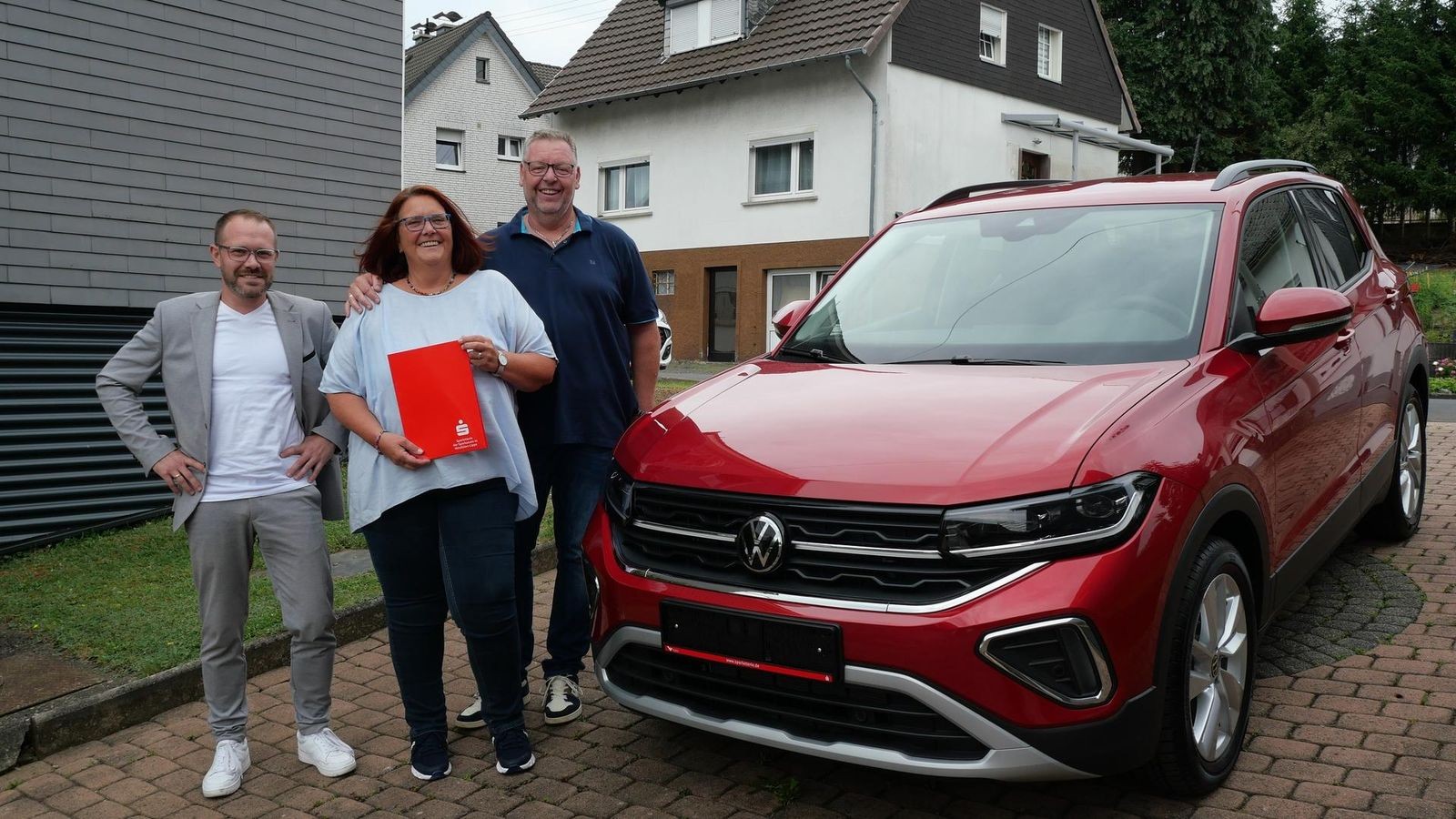 Sie-denken-sie-gehen-zum-Beratungsgespr-ch-Und-bekommen-neues-Auto