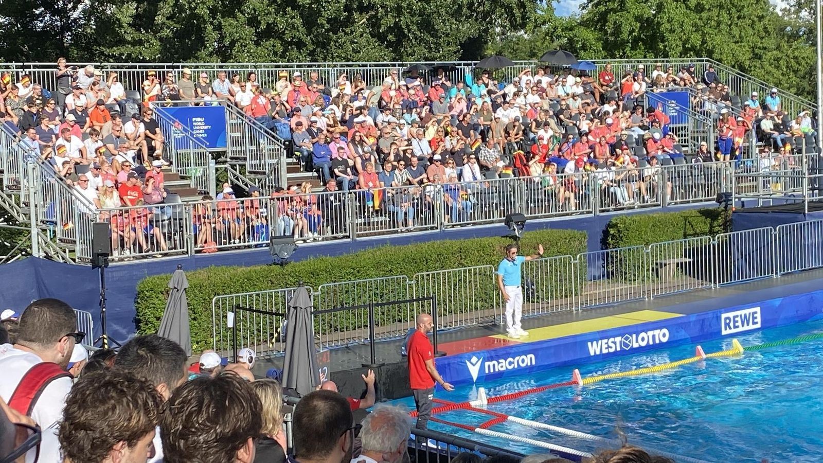 Universiade-ASCD-Wasserballer-findet-die-Fans-einfach-mega