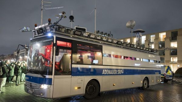 Dieser Bus hat Alice Weidel das Sommerinterview verhagelt