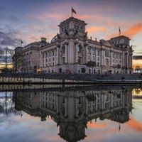 Das Reichstagsgebäude in Berlin bei Sonnenuntergang. Das Reichstagsgebäude in Berlin bei Sonnenuntergang.