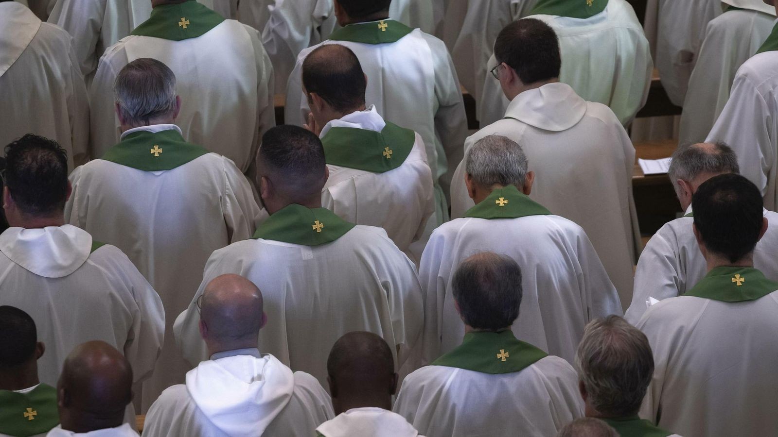 Kirche-lockt-Gl-ubige-mit-kuriosen-Missionaren-Voll-wie-nie-
