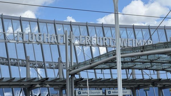 Piloti kritični do varnosti letališča v Lübecku, ugodneje ocenili Erfurt