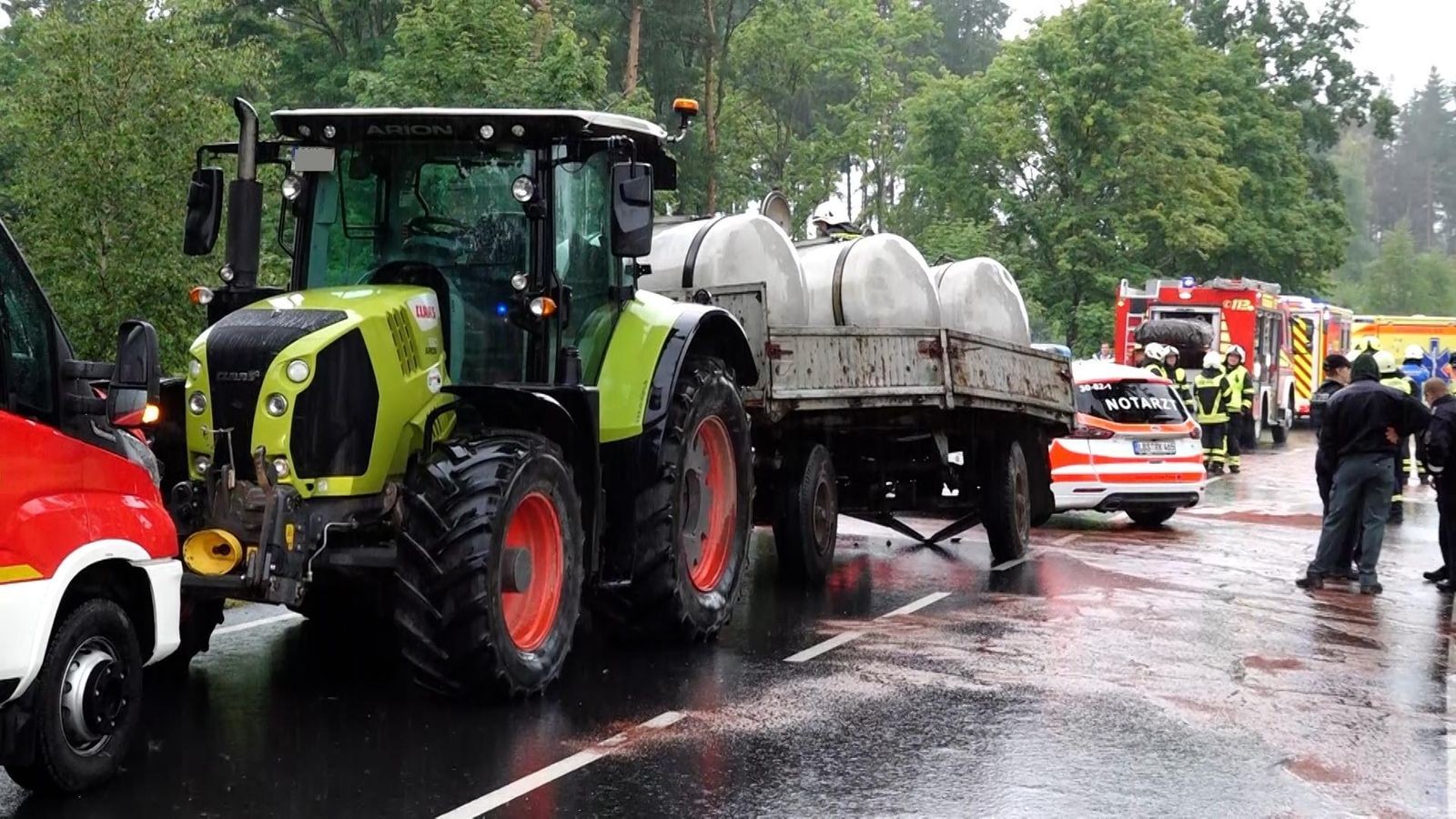 Ersthelfer-ruft-nach-t-dlichem-Verkehrsunfall-Facebook-Kommentatoren-zur-M-igung-auf