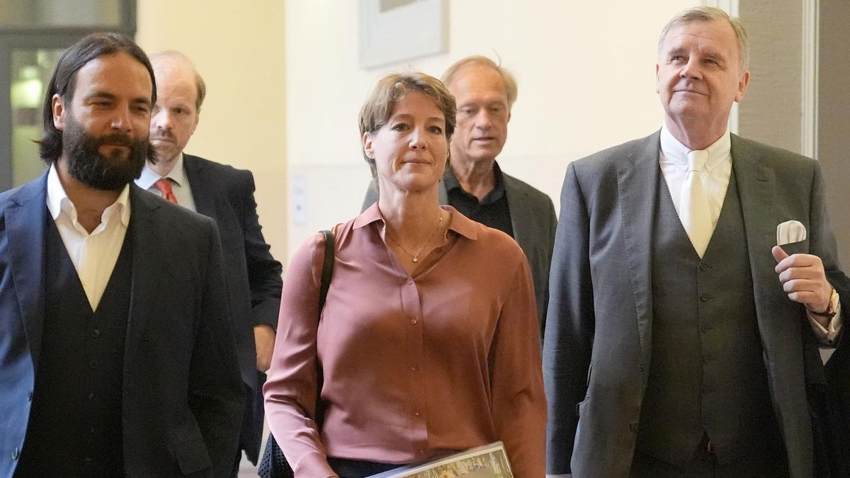 Christina Block und Gerhard Delling vor Gericht in Hamburg Prozess wegen mutmaßlicher Kindesentführung