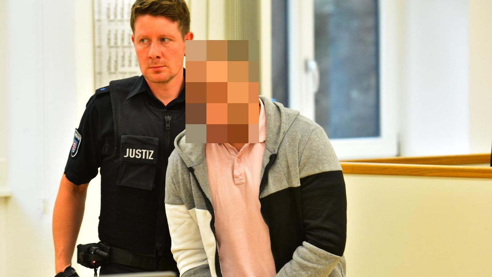 Tankstellen-in-Gotha-berfallen-Alles-dreht-sich-um-eine-Hose