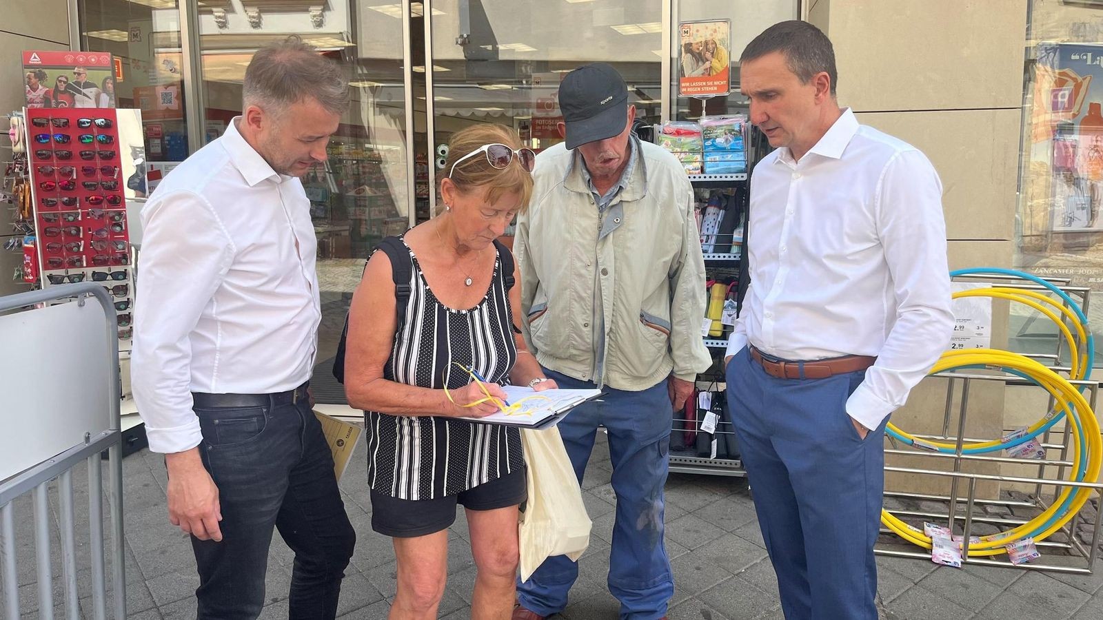 Petition-gegen-M-ller-Schlie-ung-in-Apolda-knackt-wichtige-Marke