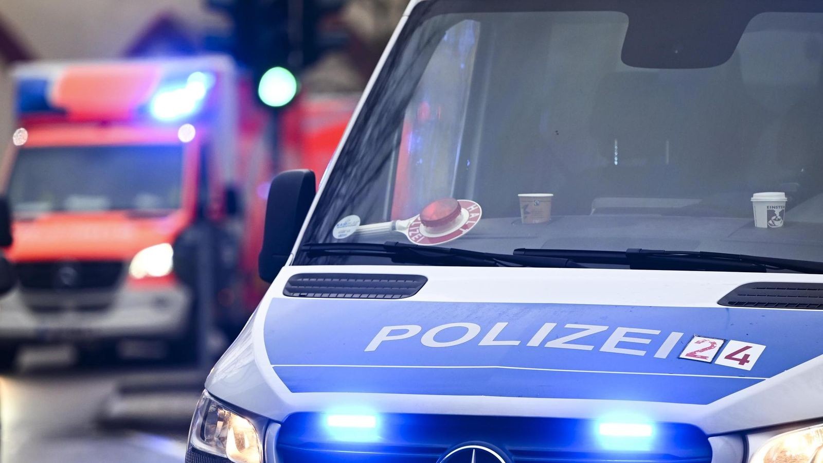 Kind-11-auf-Pedelec-verletzt-nach-Kollision-mit-Auto-in-Eslohe
