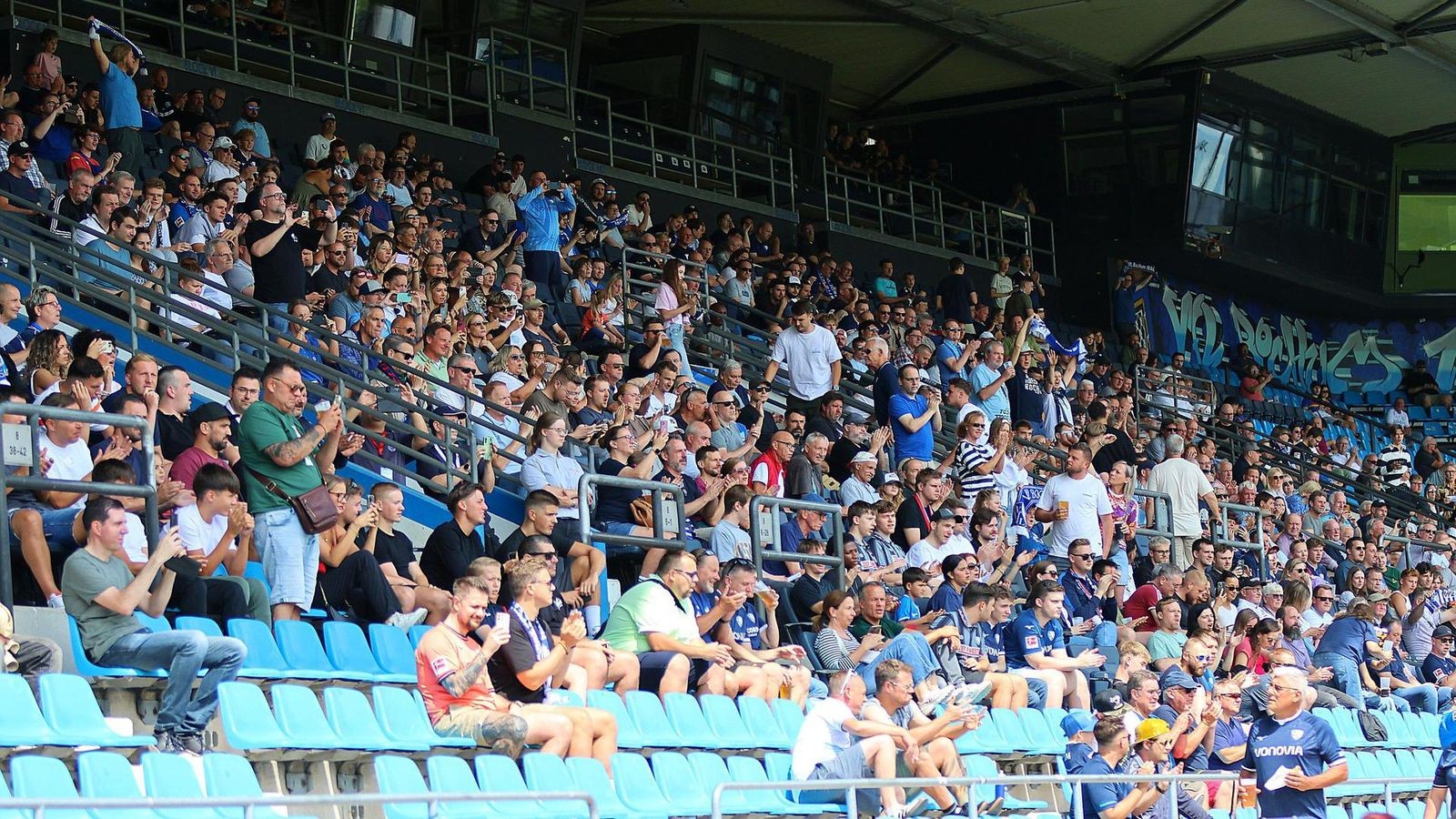 Derby-im-Ruhrstadion-VfL-Bochum-II-BVB-II-hier-im-Liveticker