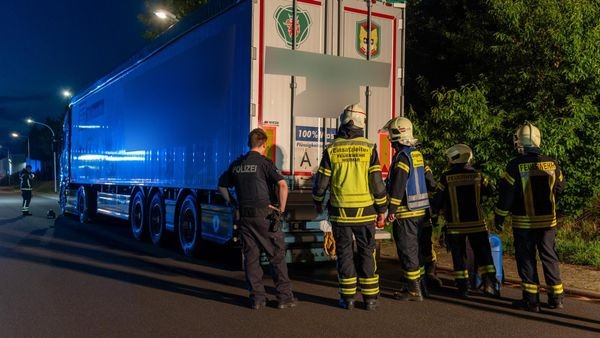 Pfütze unter Lkw sorgt für Gefahrguteinsatz in Weimarer Ortsteil