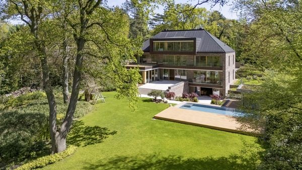 Villa in Hamburg: Besonderes Anwesen steht im Alstertal zum Verkauf