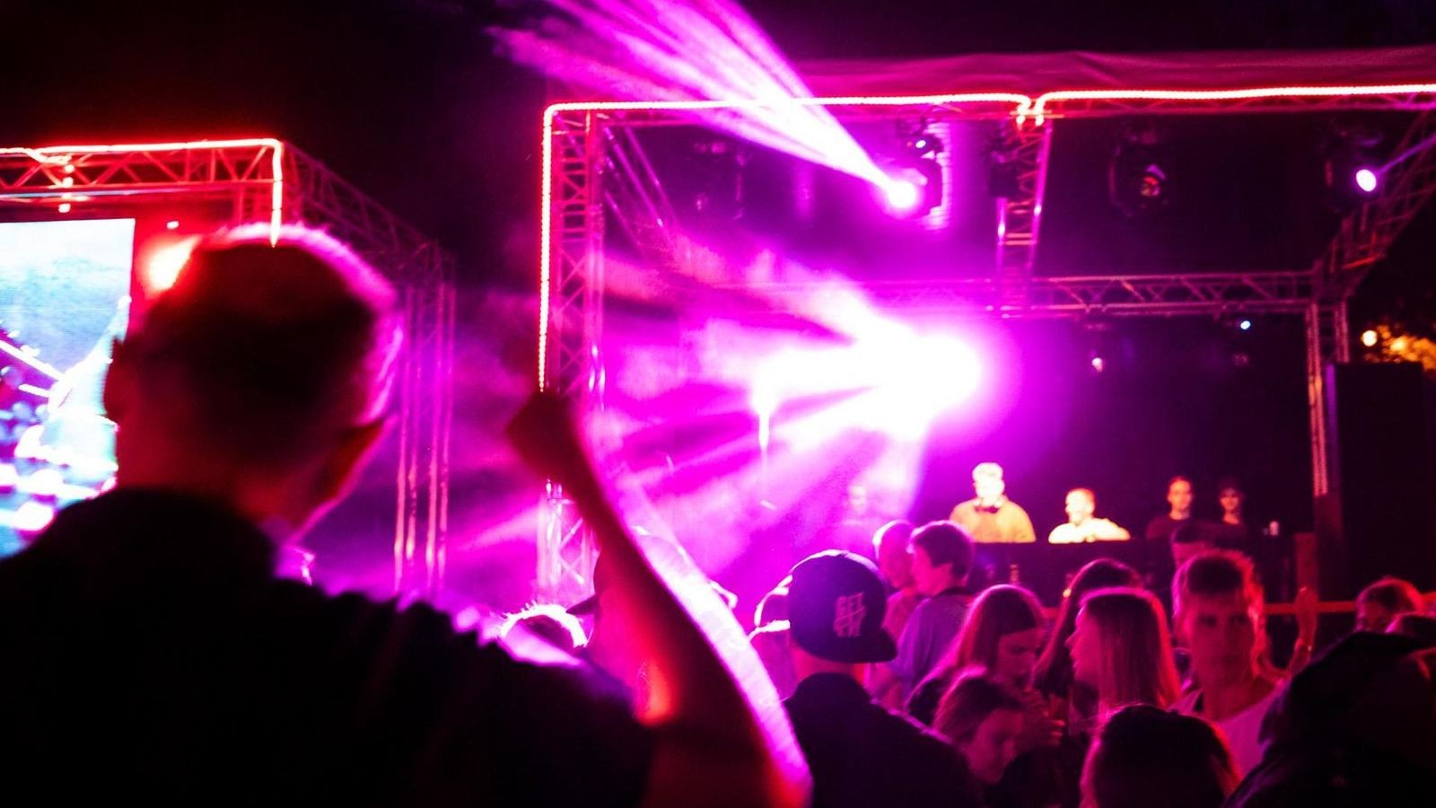 Spitz-2-0-In-der-Wandelhalle-in-Eisenach-vibriert-der-Bass