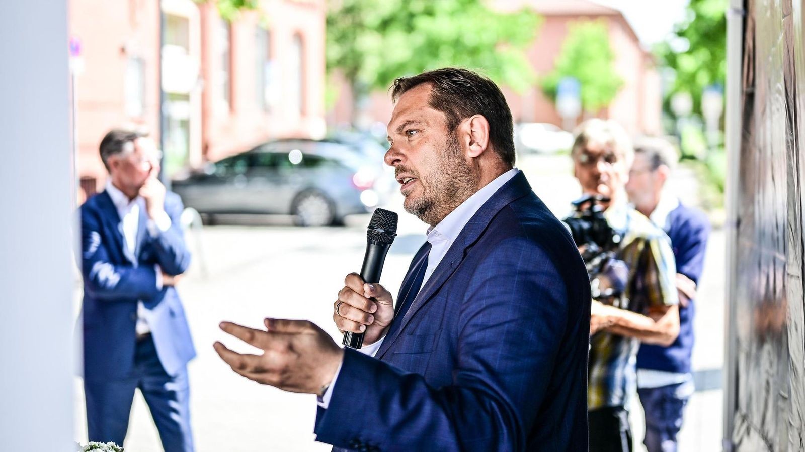 Kommunalwahl-2025-Wirtschaft-stellt-OB-Kandidaten-zur-Rede