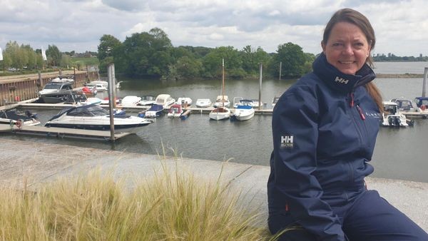 Maklerin aus Boberg vermittelt edle Yachten und Motorboote