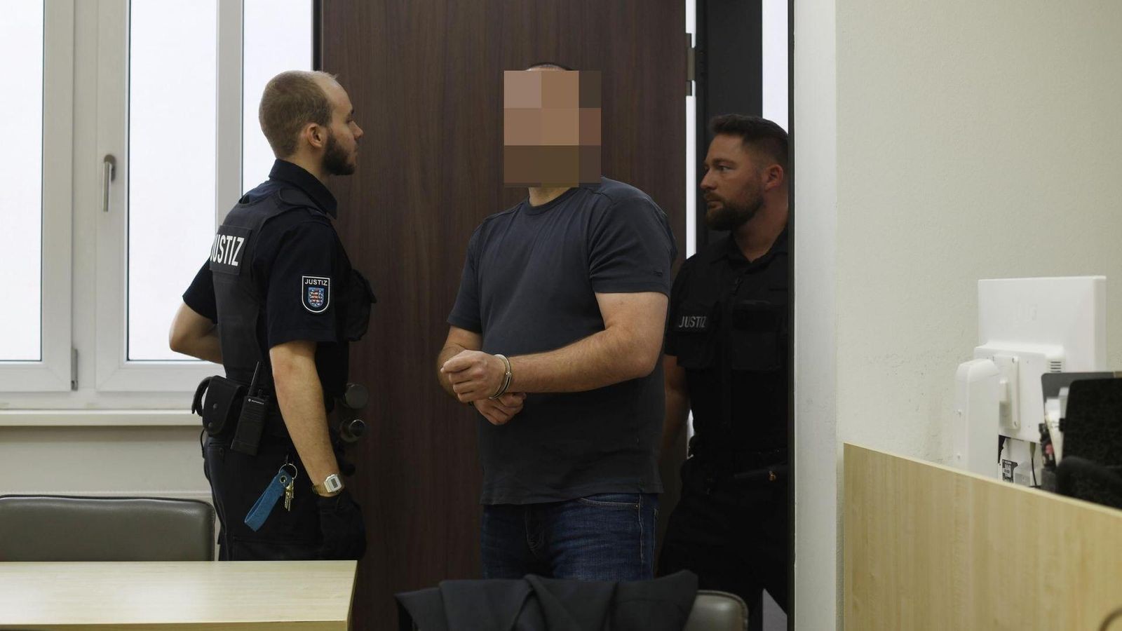 Prozess um Vergewaltigung in Jena: Angeklagter hört Stimmen
