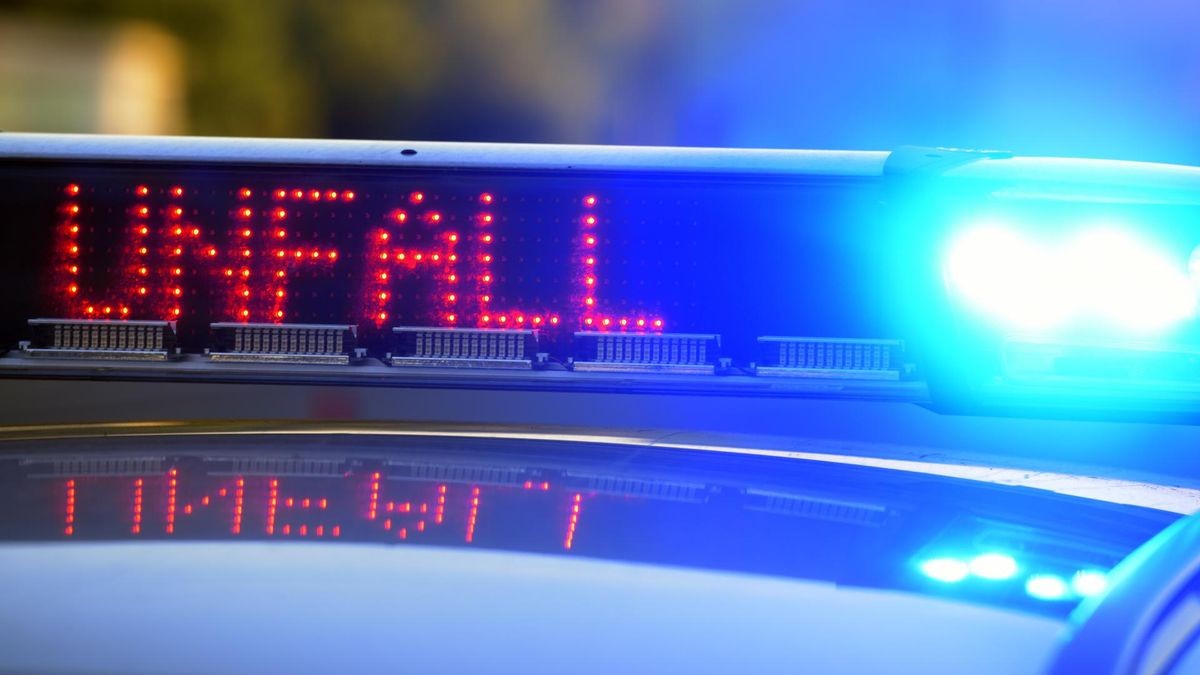 Die Wolfsburger Polizei ist am Samstagabend nach einem Unfall in der Schulenburgallee ausgerückt. (Symbolbild)