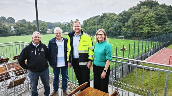 250.000 Euro investiert: Heiligenhaus saniert Kunstrasenplatz