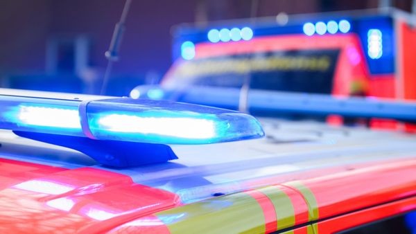 Tragischer Unfall: Vater überrollt sein Baby beim Ausparken