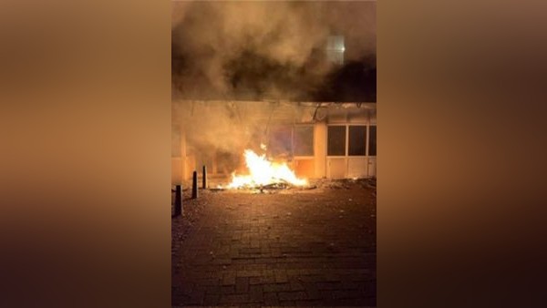 Brand bei Bäckerei Bolten: Filiale in Duisburg schwer beschädigt