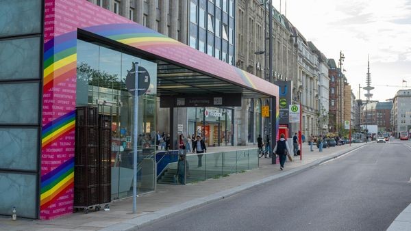 CSD-Teilnahme als „groteske Geldverschwendung“? Hochbahn kontert AfD-Angriff