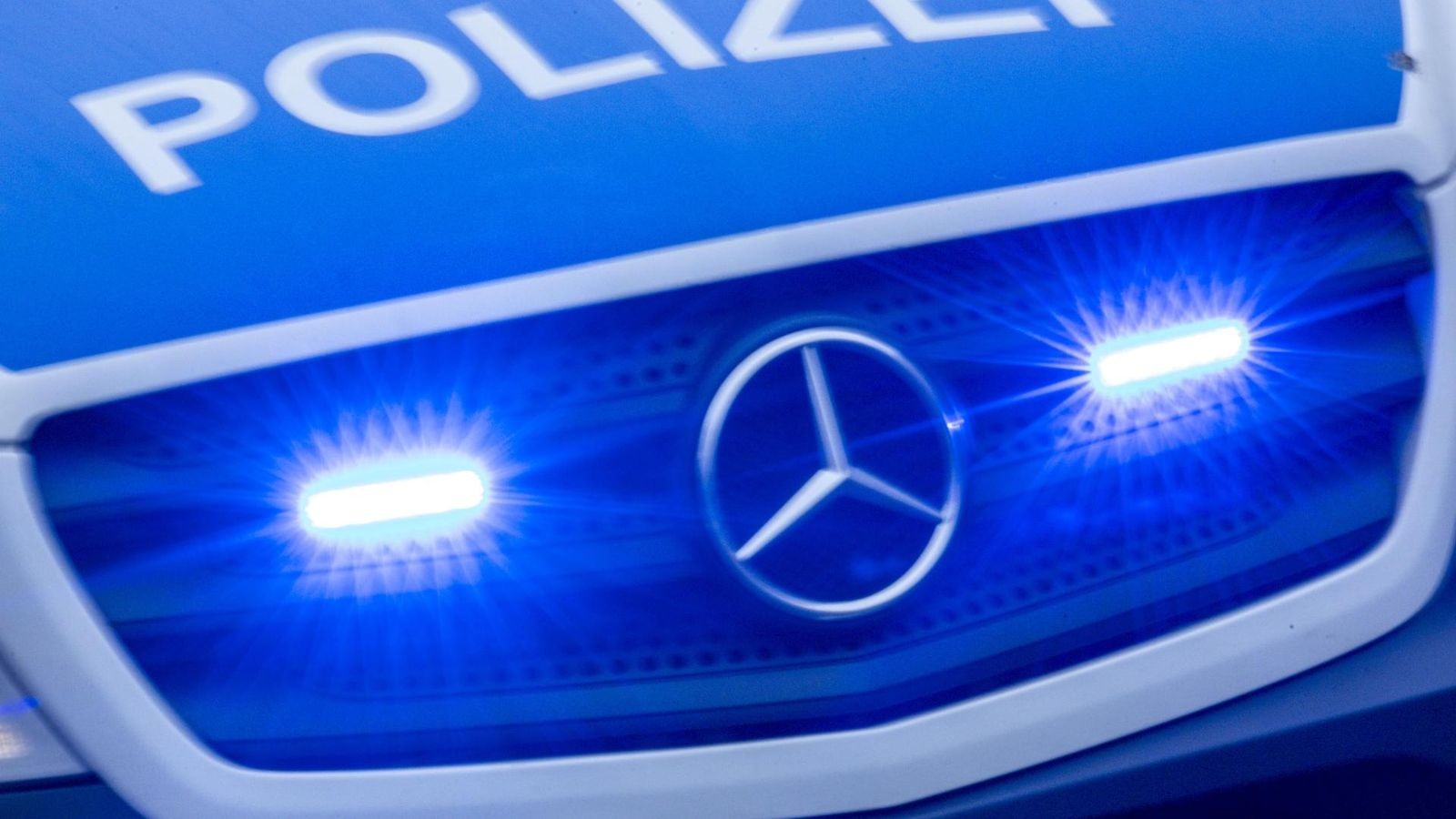 Diebe-im-Altkleidercontainer-in-Apolda-auf-frischer-Tat-ertappt