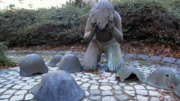 Gestohlenes Denkmal: Trauer und Fassungslosigkeit in Harburg