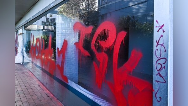 Graffiti-Sprayer toben sich an Bochumer Straßenzug aus