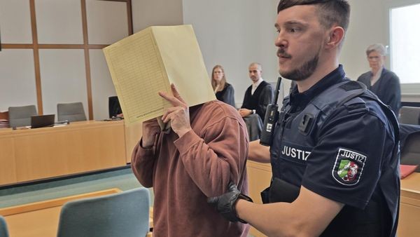 Zigfacher Missbrauch? So reagiert Ex-Jugendtrainer im Gericht