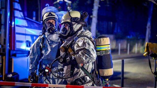 Säure auf der Fahrbahn: Feuerwehr Bochum im Großeinsatz