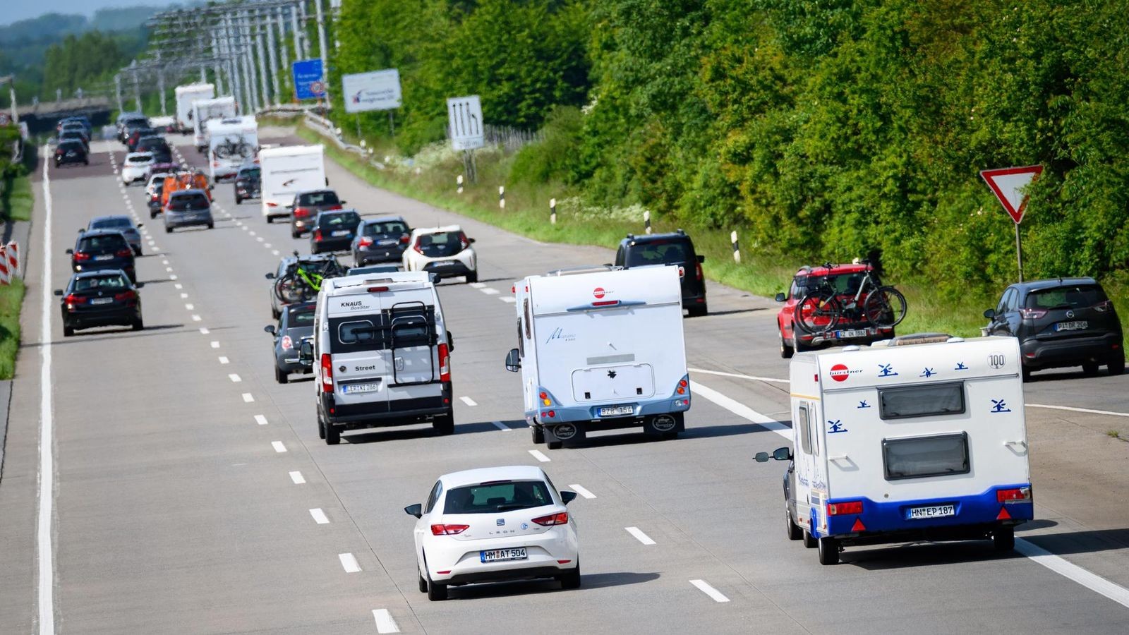 Mitten-im-Reiseverkehr-Bauarbeiten-auf-A1-zur-Ostsee