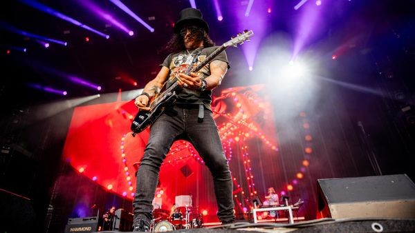 Guns N‘ Roses in Wacken: Die coolste Socke trägt St. Pauli-Mütze