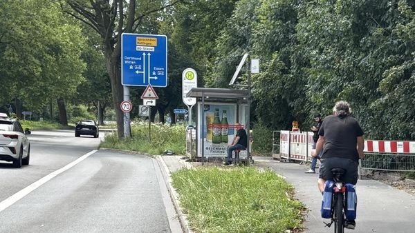 Bushaltestelle in Bochum: Warum hier seit April Baustelle ist