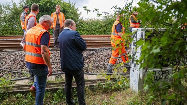 „In vorindustrielle Zeit zurückbomben“: Neues zu Bahn-Tätern