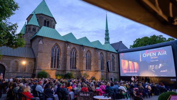450 Gäste, null Regentropfen: Sommerkino startet in Essens City