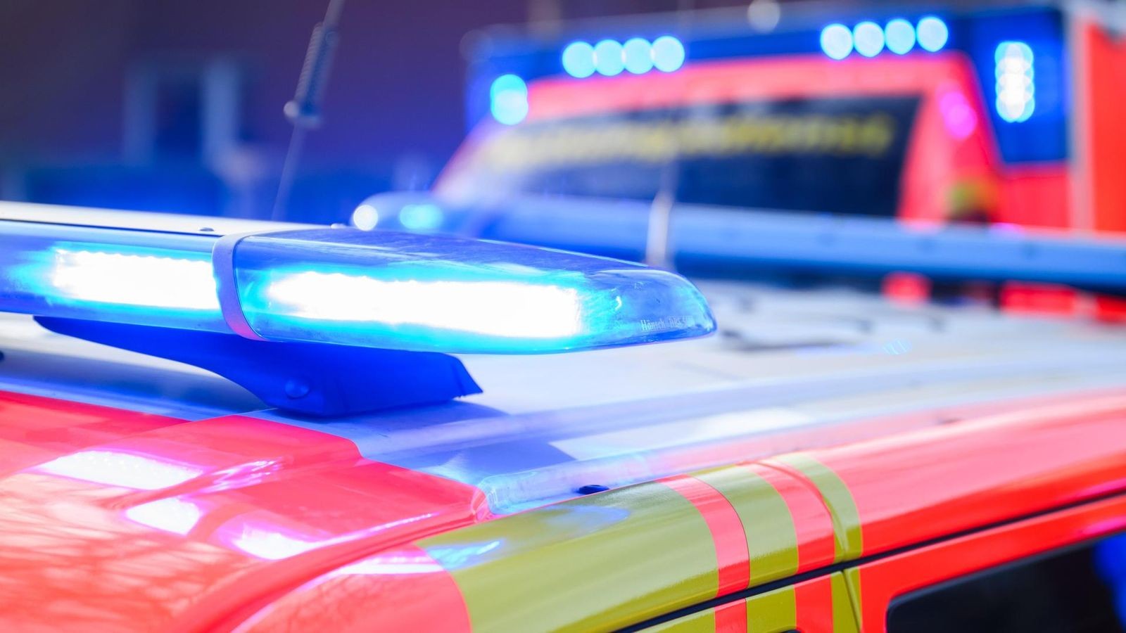 Unfall-im-Weimarer-Land-Junge-Simson-Fahrerin-ger-t-in-Gegenverkehr
