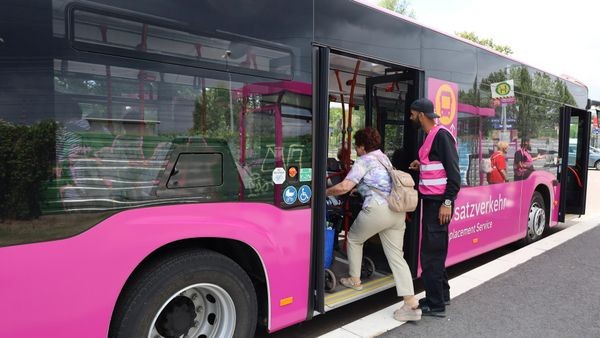 Bahnsperrung Berlin-Hamburg: So stresst der größte SEV Deutschlands