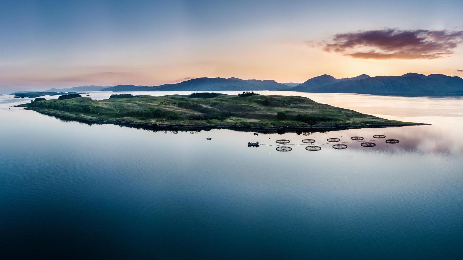 Schottland-Insel-mit-mysteri-sem-Schloss-steht-zum-Verkauf