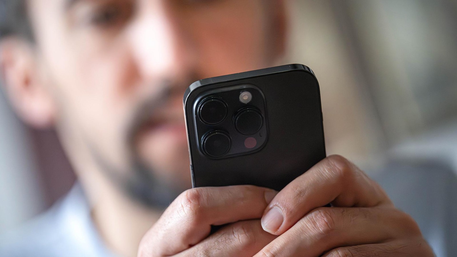 Niederl-nder-61-heiratet-eine-KI-Frau-sie-werden-sogar-intim-miteinander