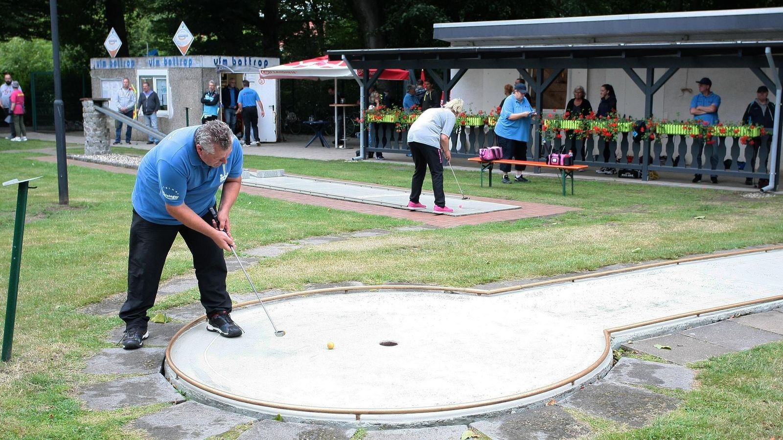 Offene-Stadtmeisterschaft-im-Minigolf-Hier-kann-jeder-Bottroper-den-Titel-holen