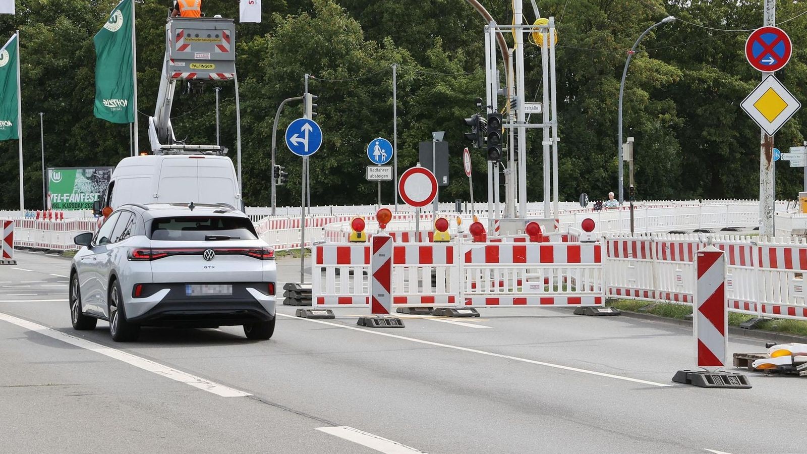 Staugefahr-in-Wolfsburg-Heinrich-Nordhoff-Stra-e-bleibt-Baustelle