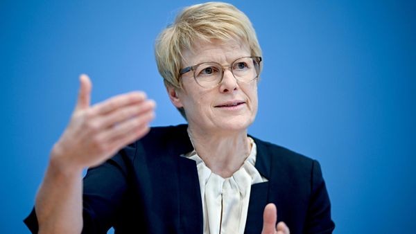 Wirtschaftsweise fordert Leistungskürzungen bei Sozialversicherungen