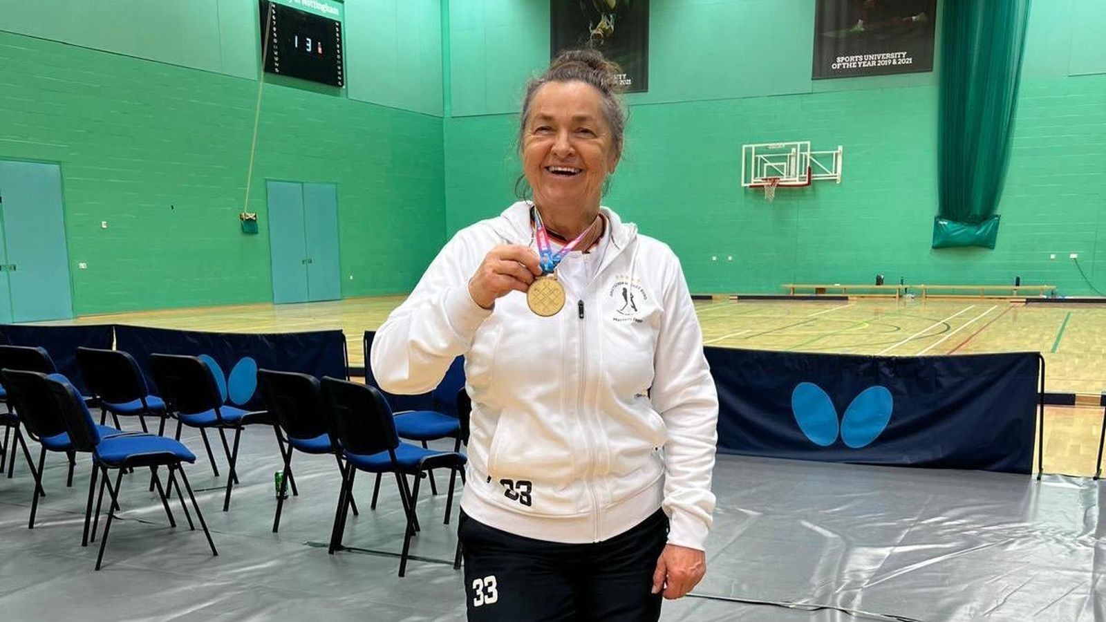 Mit-69-Jahren-Velberter-Hockeyspielerin-spielt-Seniorinnen-Europameisterschaft