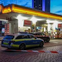 An einer Tankstelle in der Nähe des Dammtor-Bahnhofs ist ein Auto aufgebrochen worden. Es handelte sich wohl um das Fahrzeug von Zivilfahndern der Polizei.  