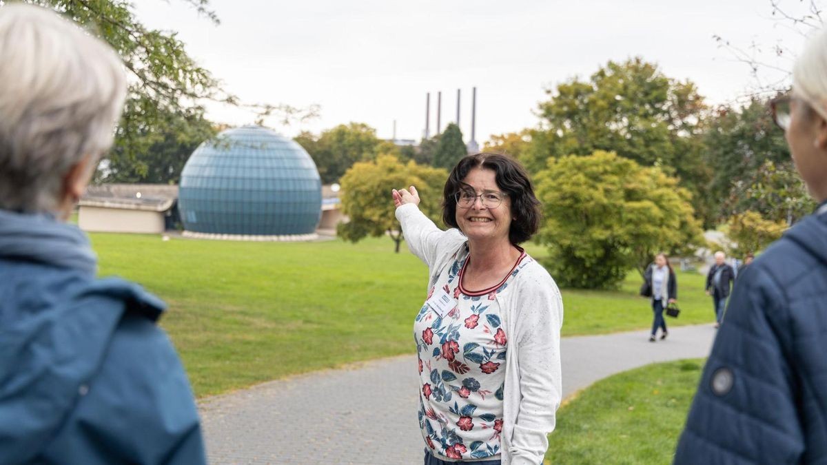 Der Thementag „Theater und Bühne“ gibt Einblicke in Wolfsburgs Bühnenorte, an denen Wissenschaft, Kultur und Technik inszeniert werden.