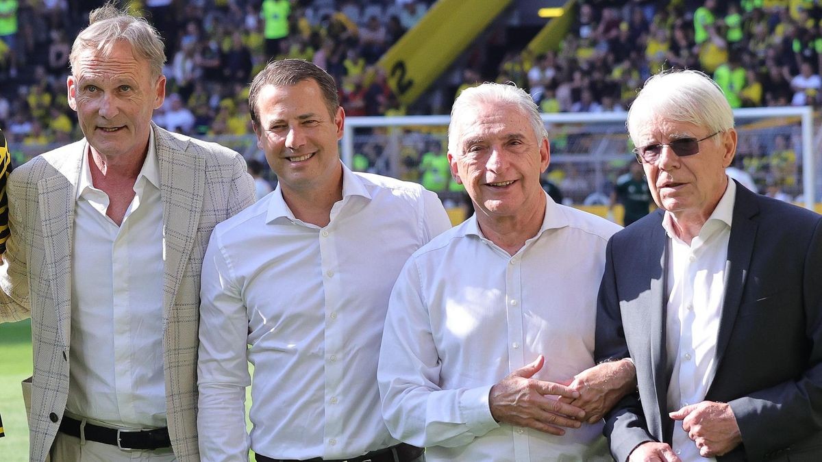 firo :  10.08.2025,
Fussball, Fußball, Testspiel, Saison 2025/2026, 
Herren Saisoneröffnung
BVB Borussia Dortmund - Juventus Turin