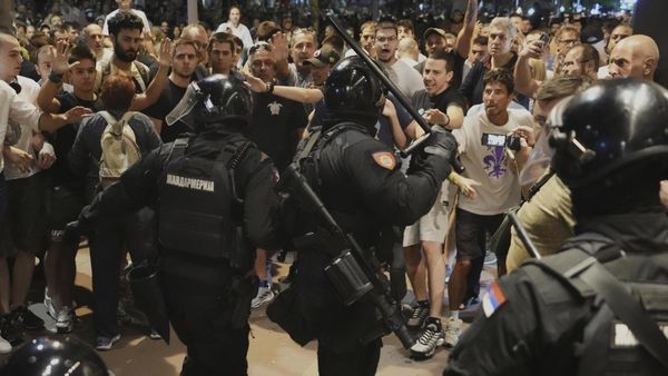 Serbien: Protest gegen Vucic-Regierung eskaliert – Darum geht es